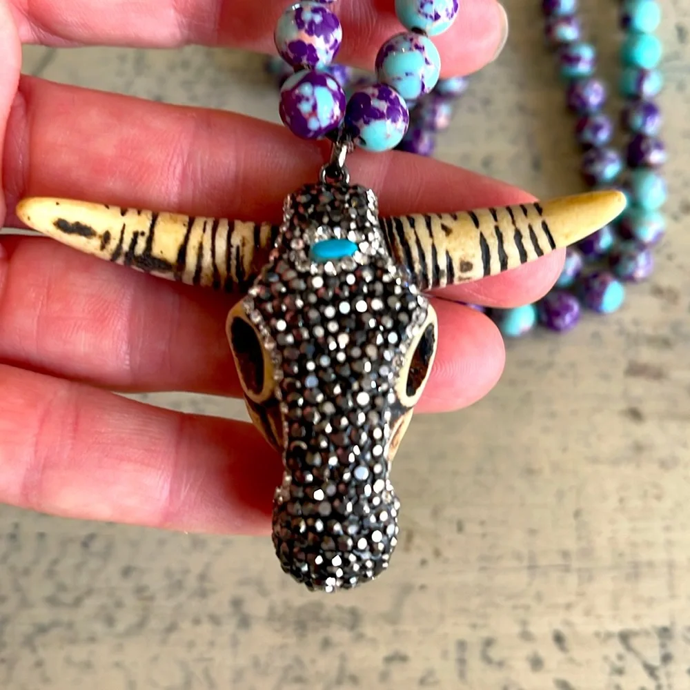 NWOT Gemstone Steer Head Pendant Necklace 37” - Picture 2 of 2
